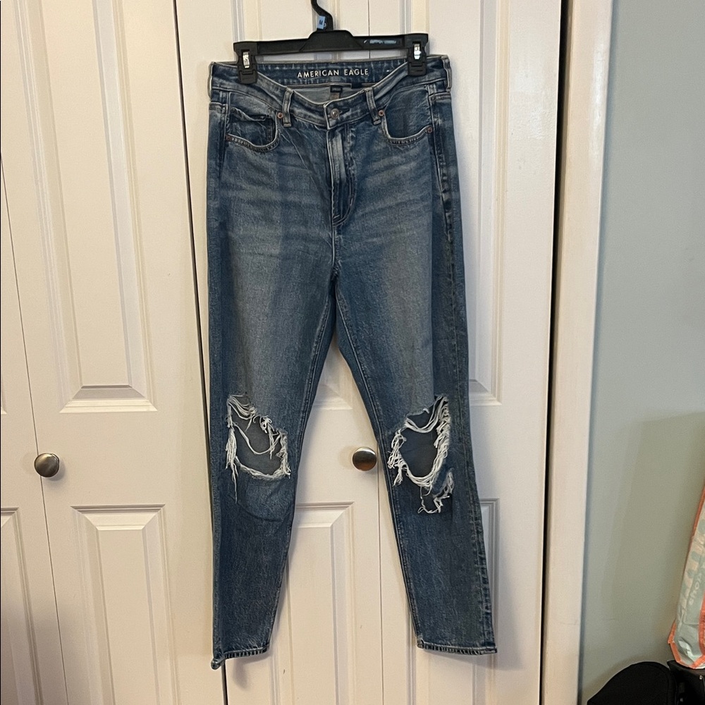 American Eagle Outfitters Women's Straight Leg Ripped Blue Jeans